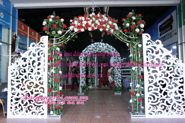 Cổng hoa cưới hoàng gia
