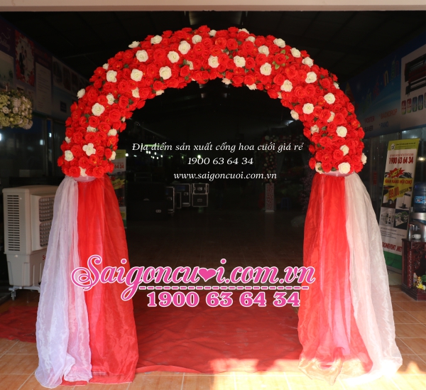 Xưởng sản xuất cổng hoa cưới giá rẻ, Cổng hoa cưới màu đỏ giá 2,500,000 VNĐ