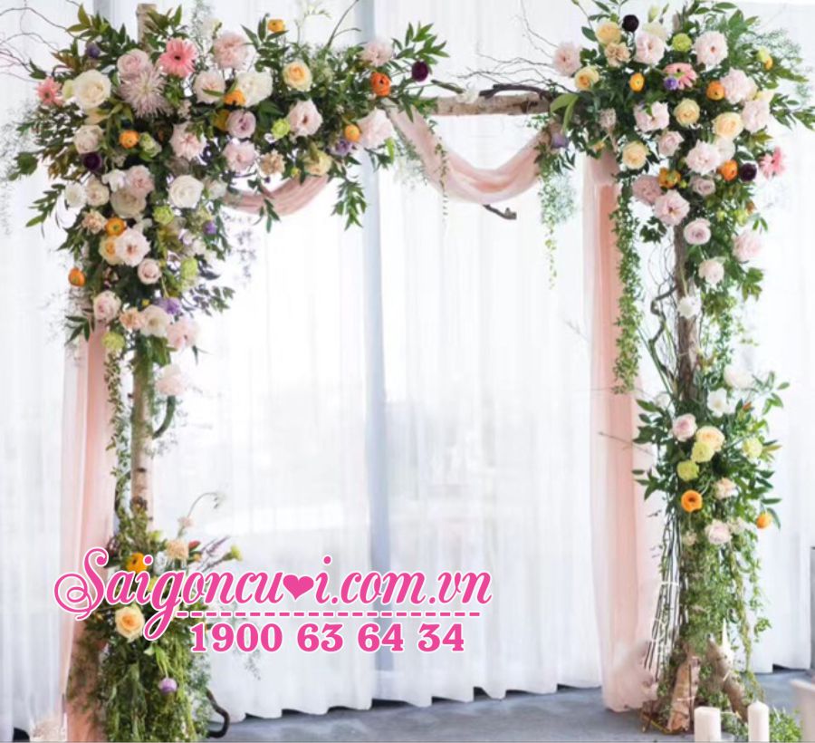 Trang trí cổng hoa cưới nhà hàng