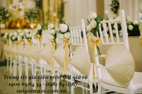 Trang trí bàn thờ cưới hoa sen