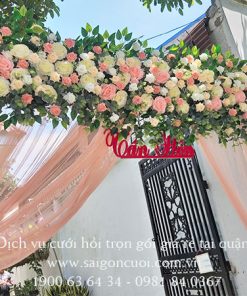 Cho thuê cổng hoa màu hồng dâu đẹp
