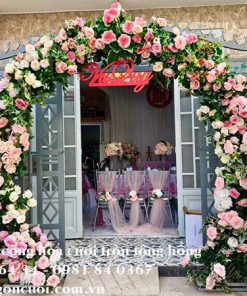 Cho thuê cổng hoa tròn tông hồng giá rẻ tại quận 12